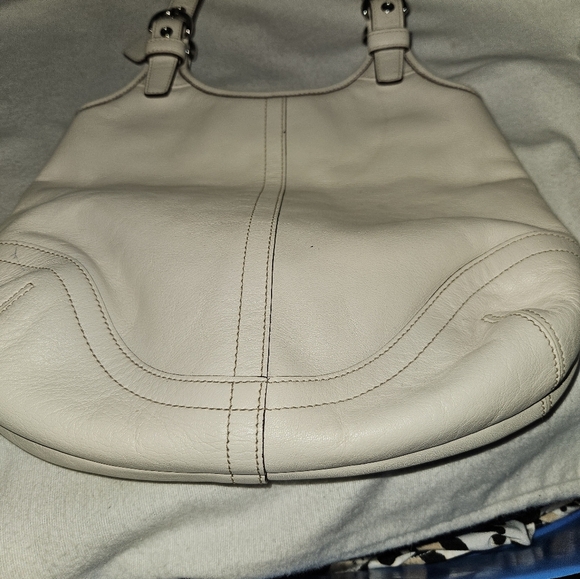 Coach Womans Vintage White Hobo Bag - Picture 4 of 15